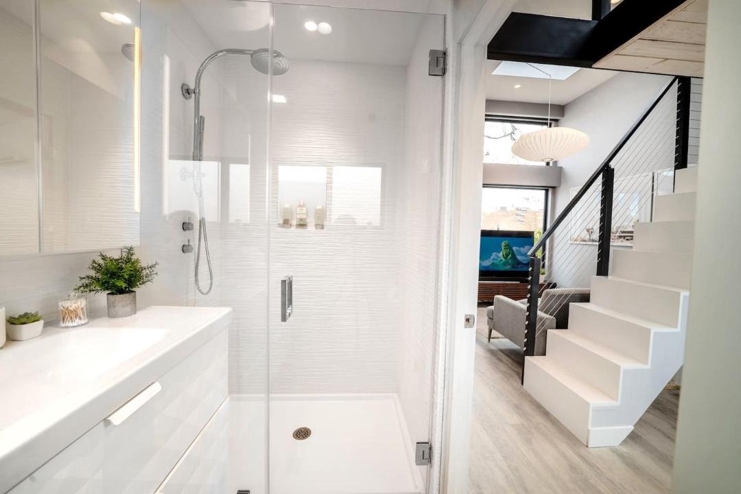 Photo of Bathroom in Mar Vista