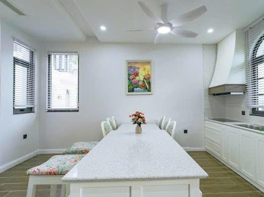 Photo of Kitchen in Van Don