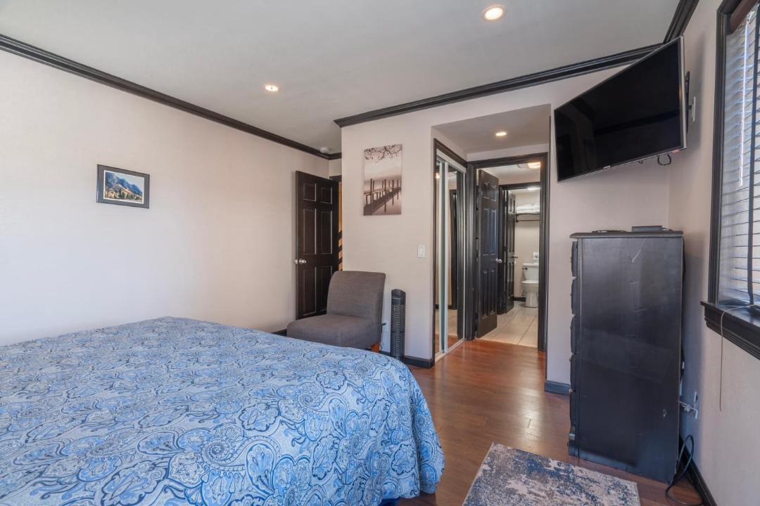 Photo of Bedroom in June Lake
