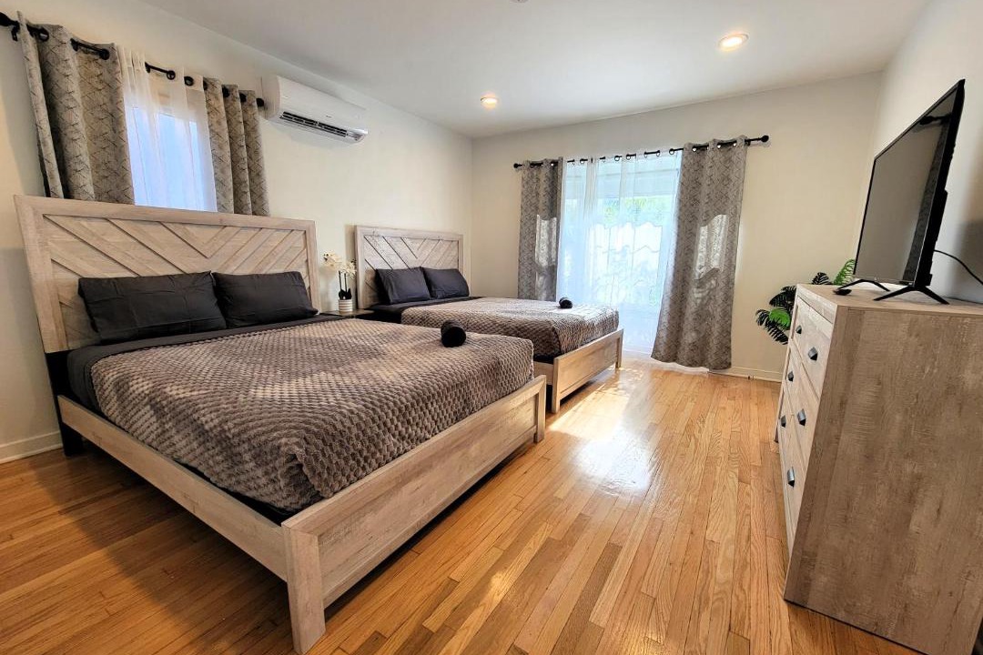 Photo of Bedroom in Pico - Robertson