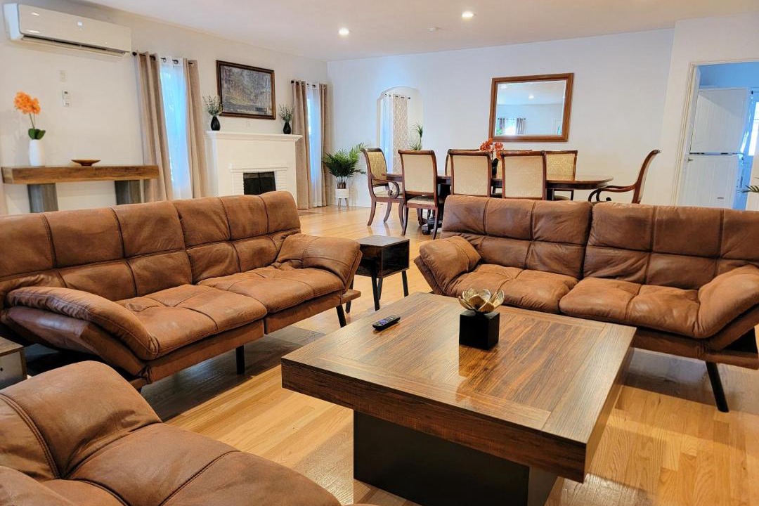 Photo of Livingroom in Pico - Robertson
