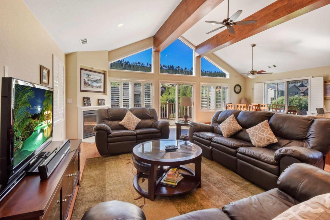 Photo of Livingroom in Mountain View Estates