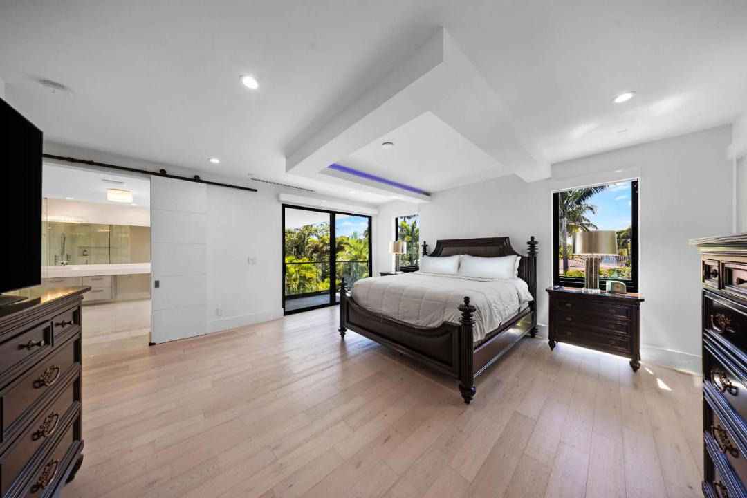 Photo of Bedroom in Harbour Inlet