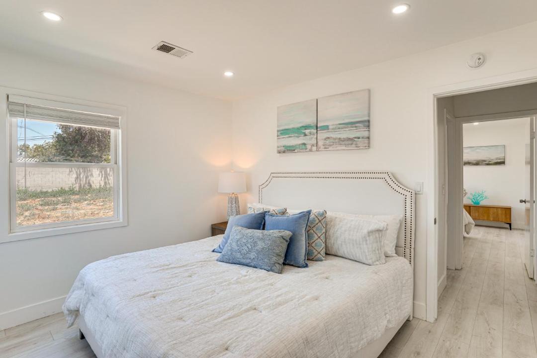Photo of Bedroom in Midway City