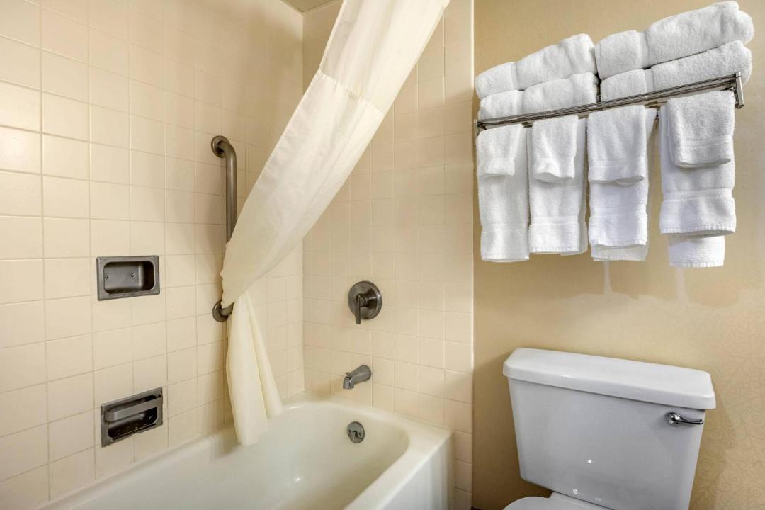 Photo of Bathroom in Dunkirk