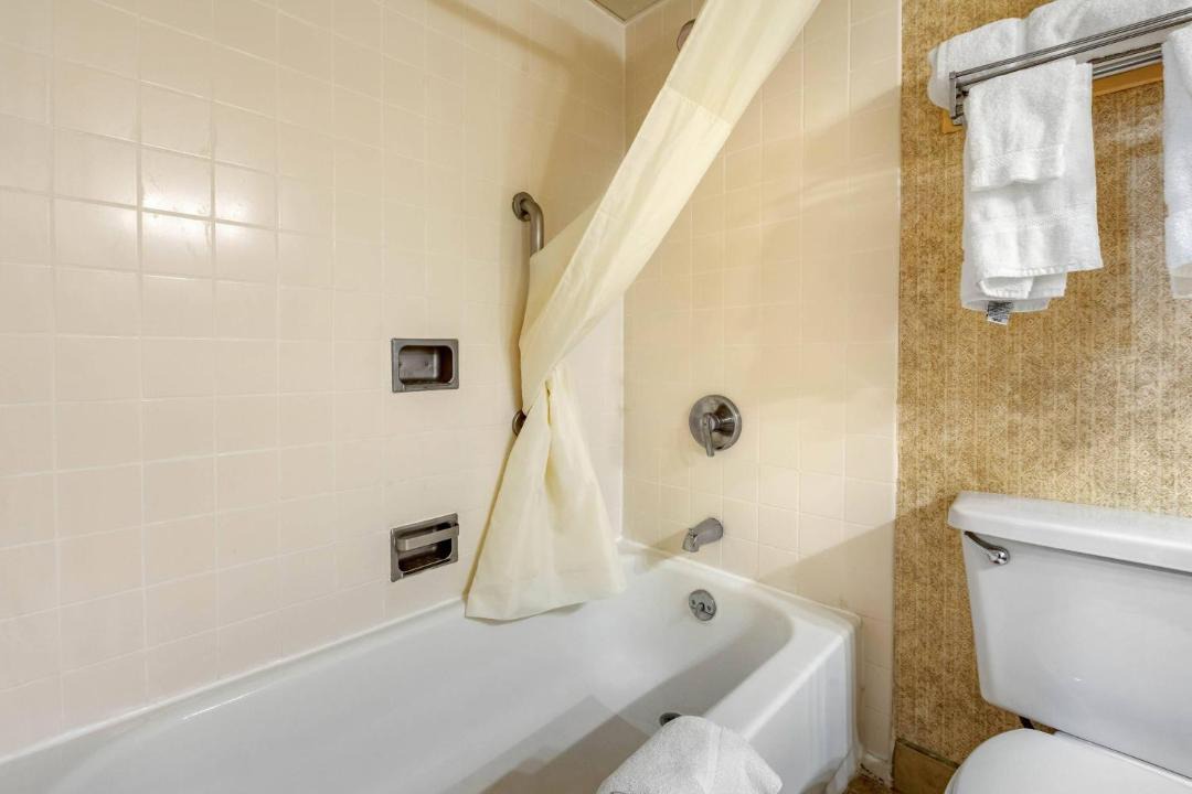 Photo of Bathroom in Dunkirk