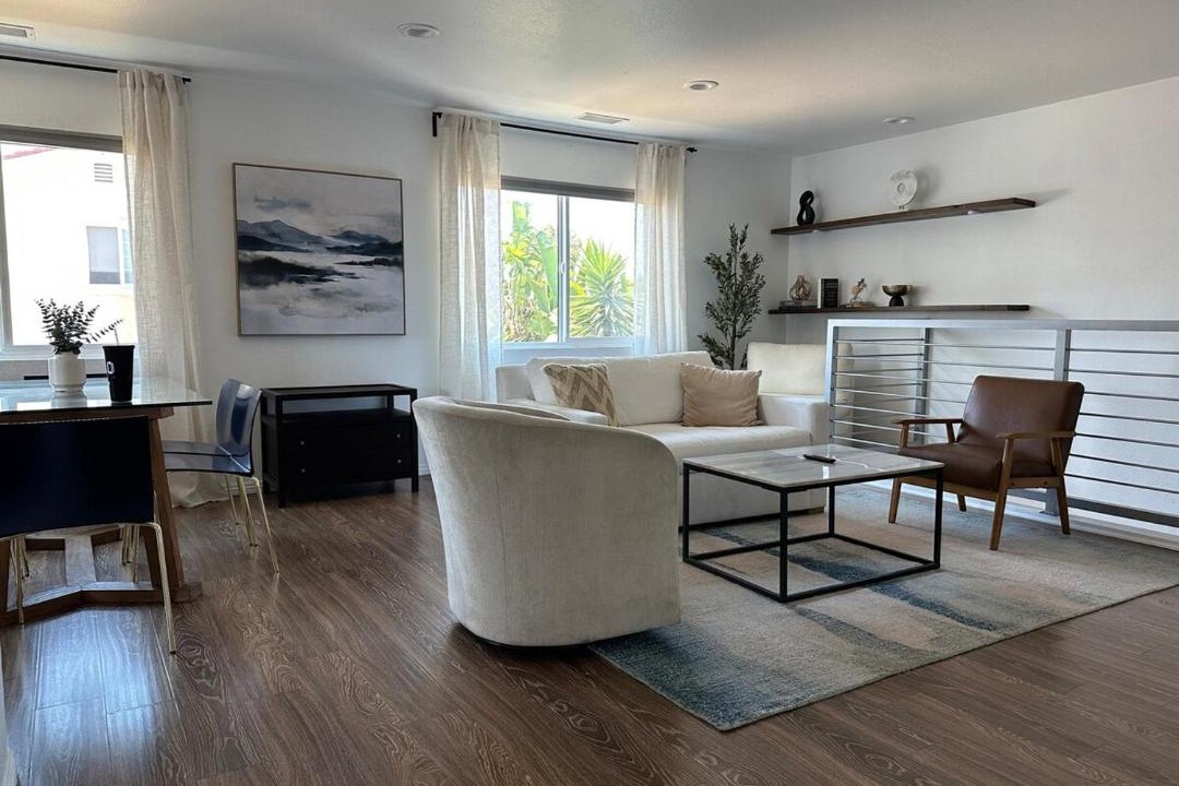 Photo of Livingroom in Lawndale