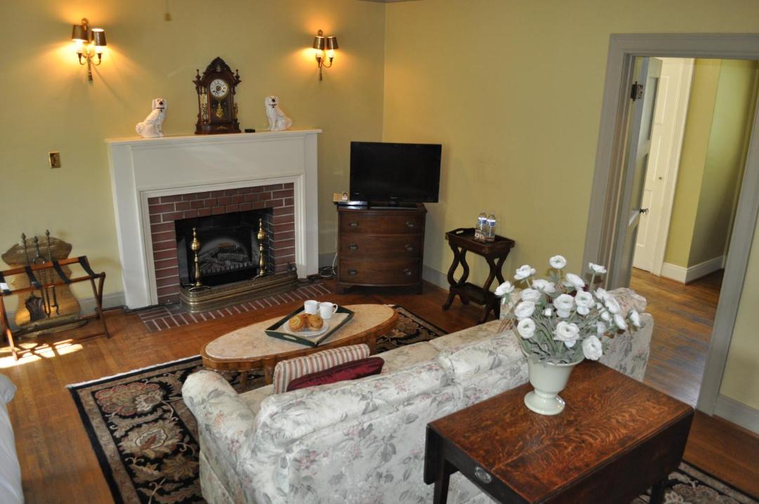 Photo of Livingroom in Merced