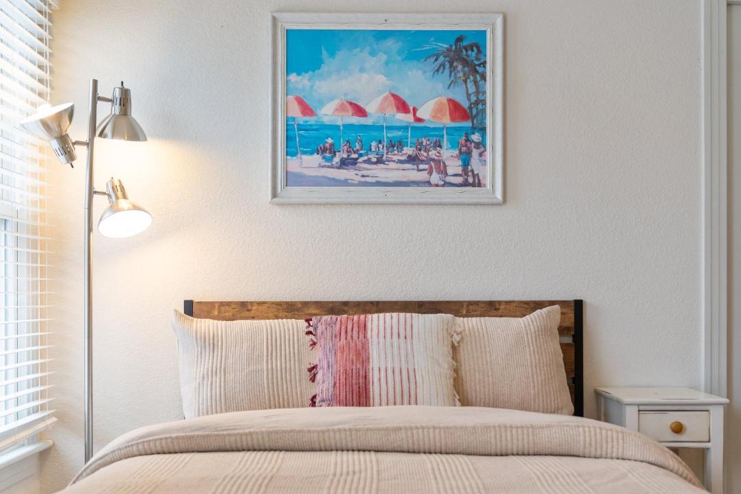 Photo of Bedroom in Bermuda Bay
