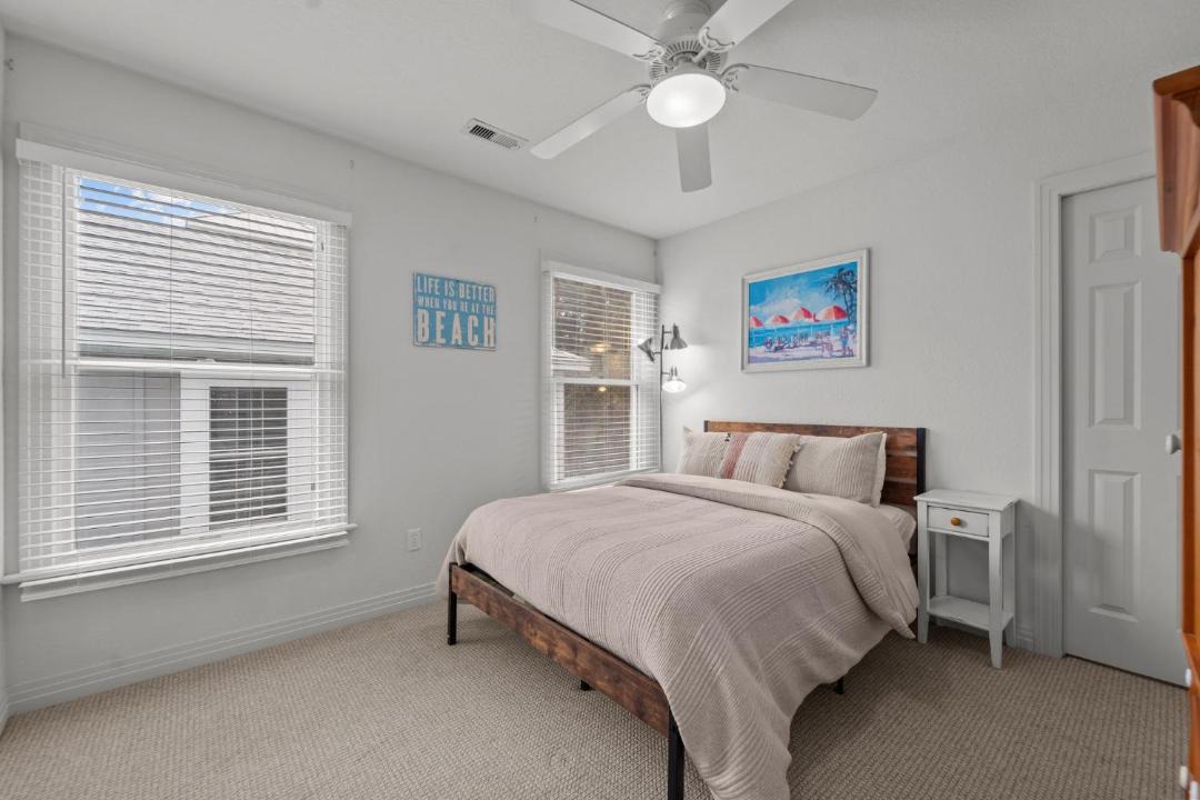 Photo of Bedroom in Bermuda Bay