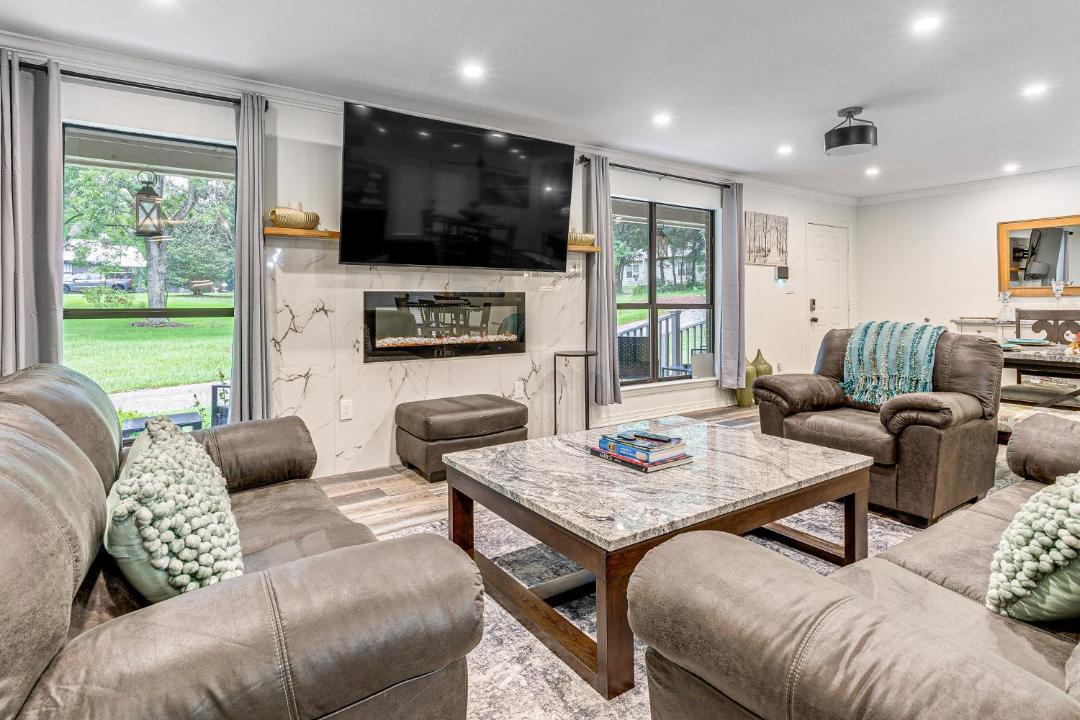 Photo of Livingroom in Daphne