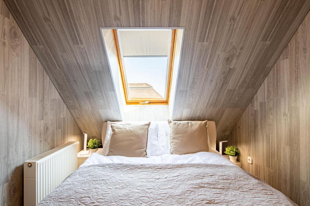Photo of Bedroom in 15th District