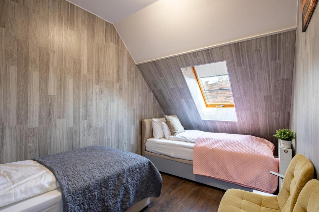 Photo of Bedroom in 15th District