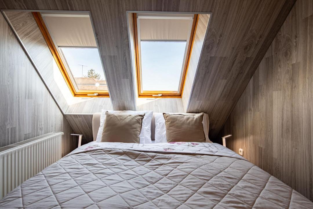 Photo of Bedroom in 15th District