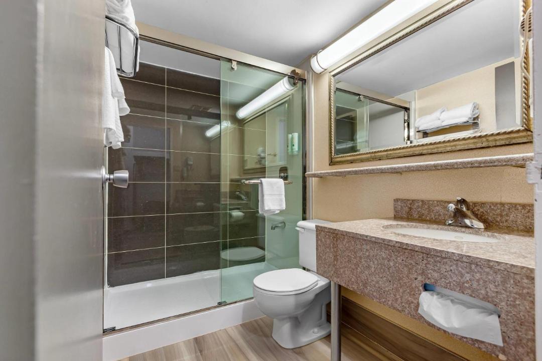 Photo of Bathroom in Northeast Mississauga