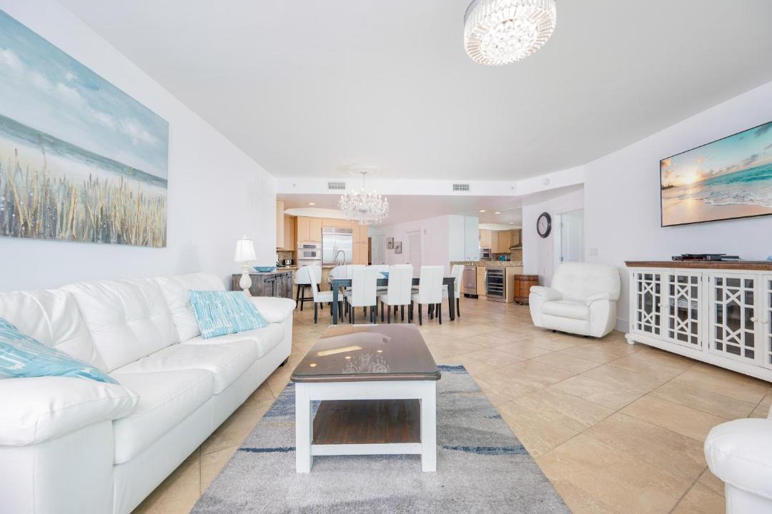 Photo of Livingroom in Orange Beach East