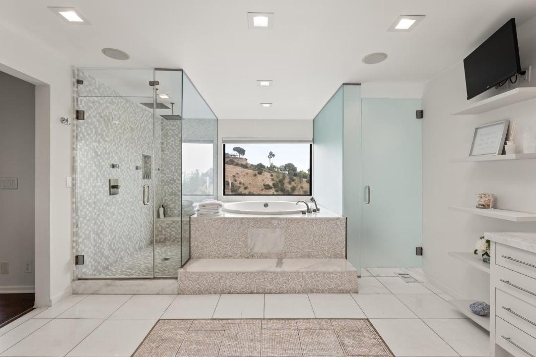 Photo of Bathroom in Hollywood Hills West