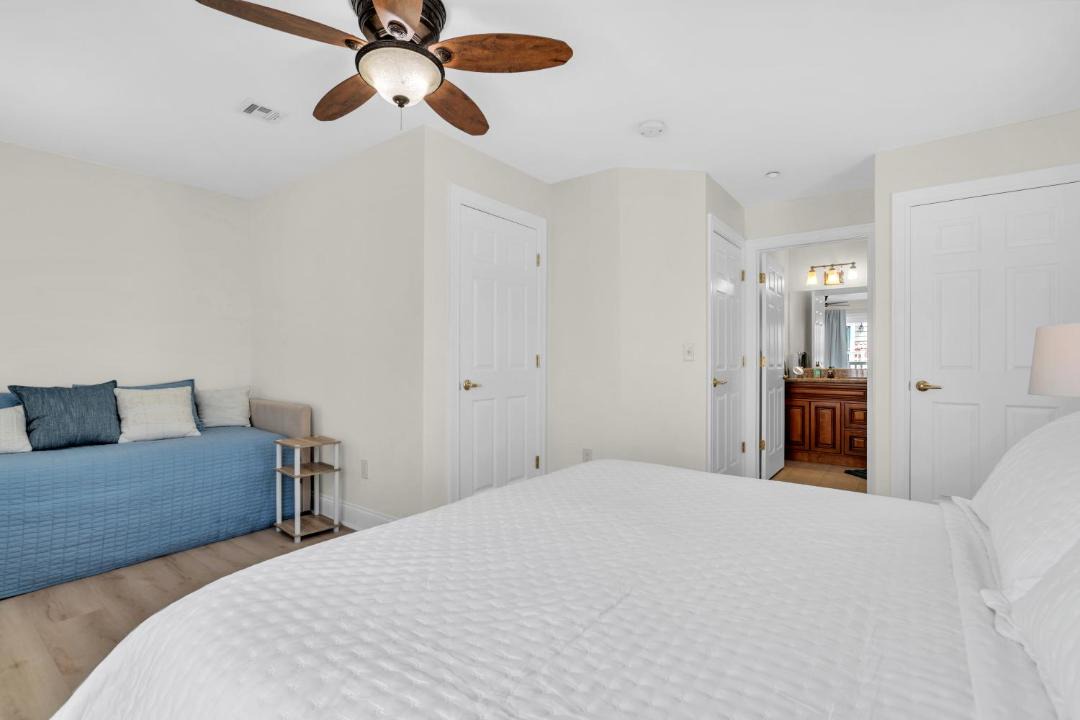 Photo of Bedroom in Seaside Heights