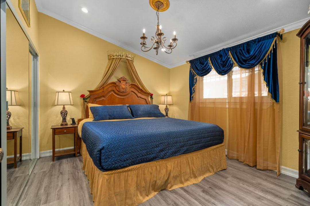Photo of Bedroom in Anaheim Resort