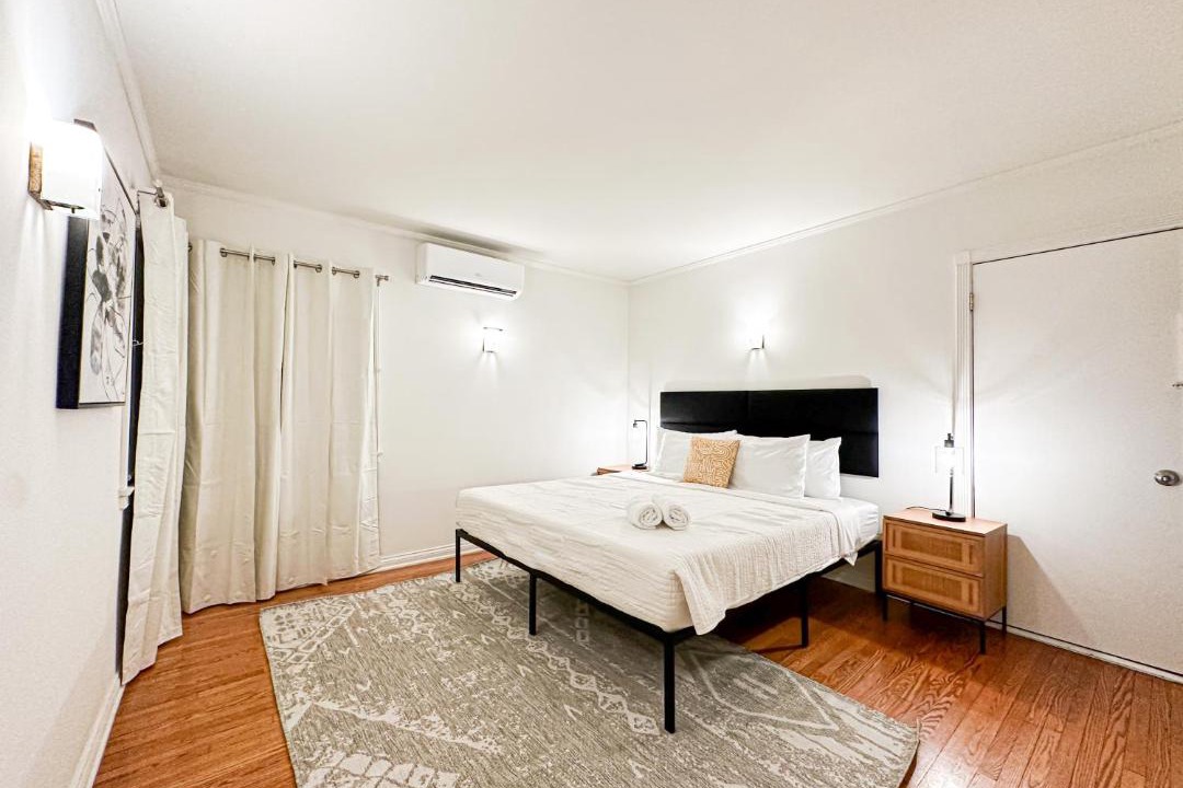 Photo of Bedroom in Sawtelle