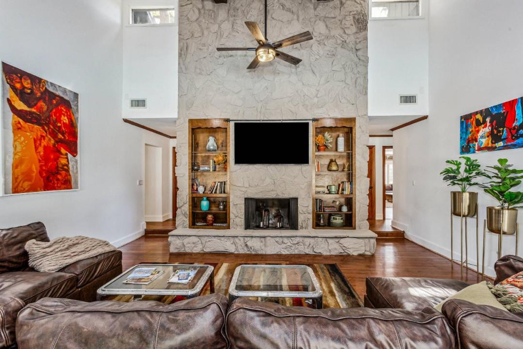 Photo of Livingroom in Northeast Pensacola