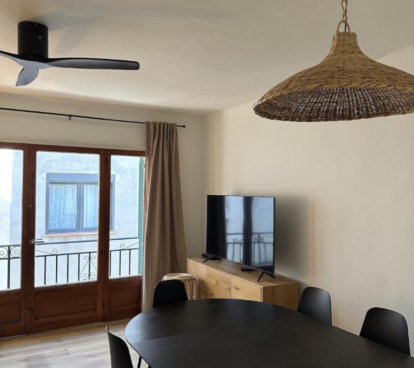 Photo of Livingroom in Roses Town Center