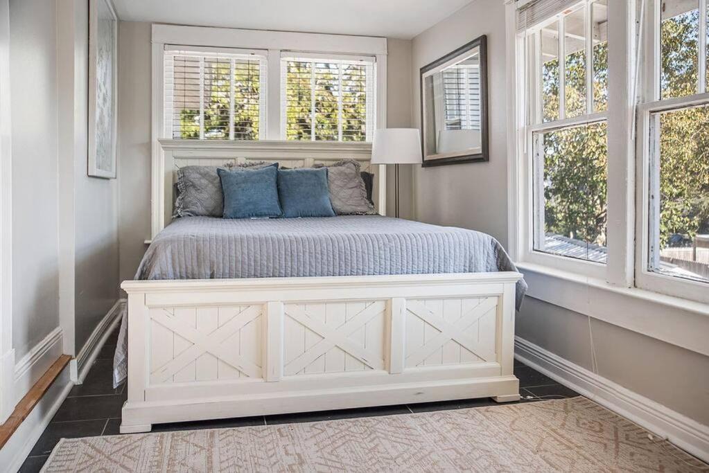 Photo of Bedroom in Mobile