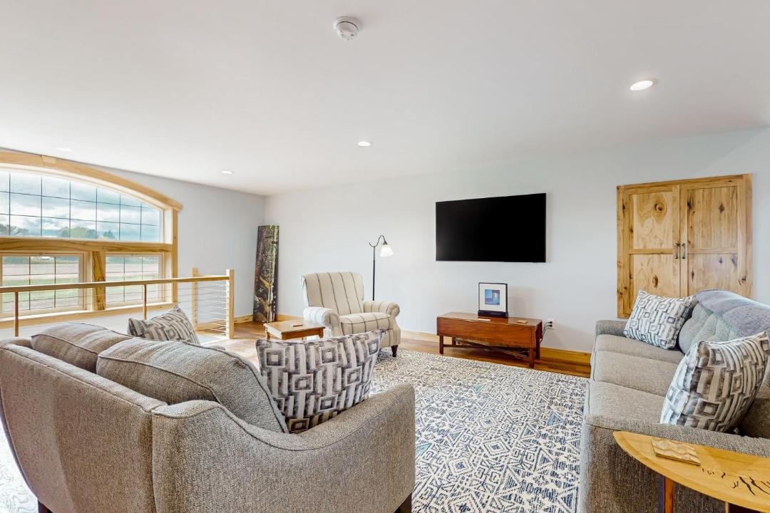 Photo of Livingroom in Town of Milo