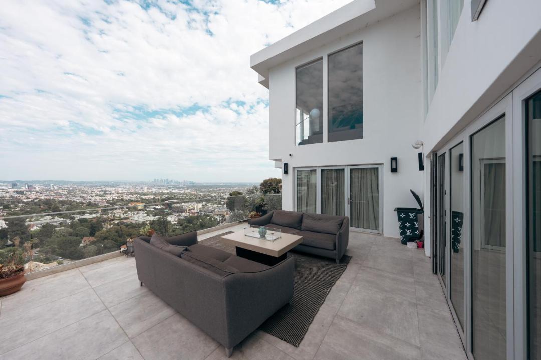 Photo of Patio Balcony in Hollywood Hills West