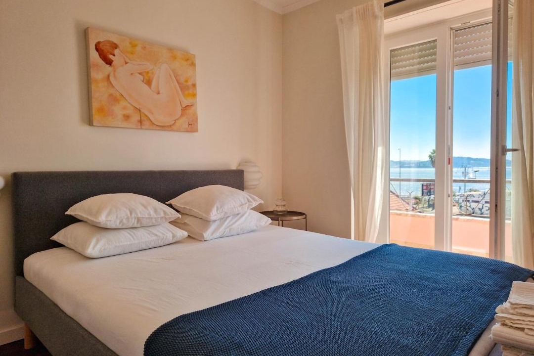 Photo of Bedroom in Linda-a-Velha