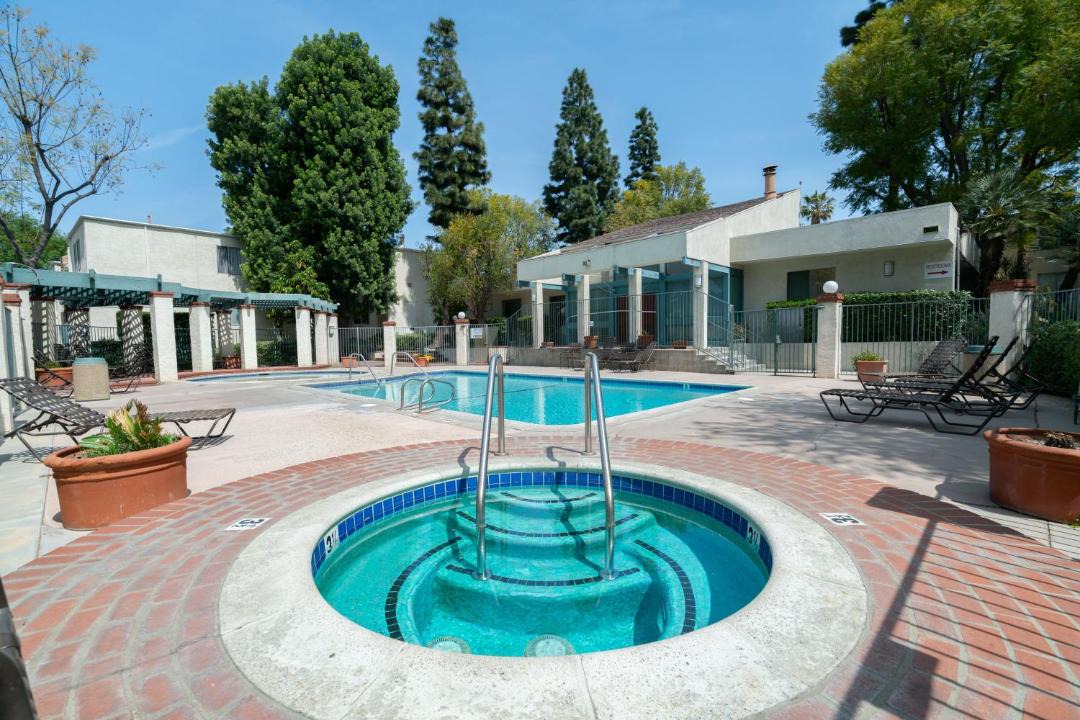 Photo of Others in Tarzana