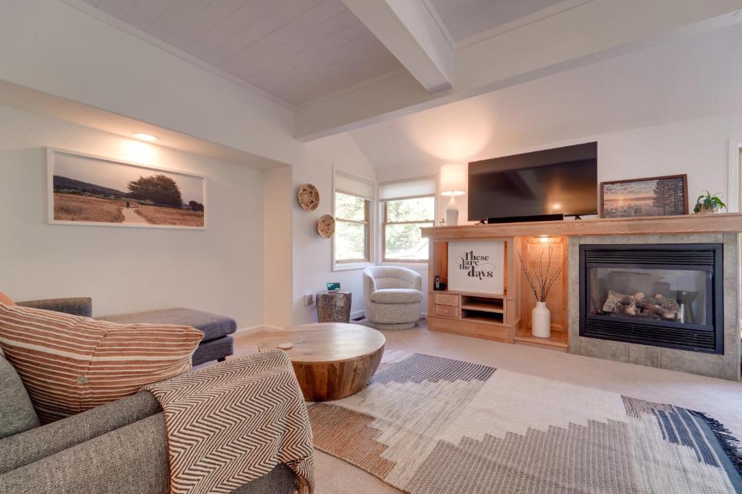 Photo of Livingroom in Nevada City