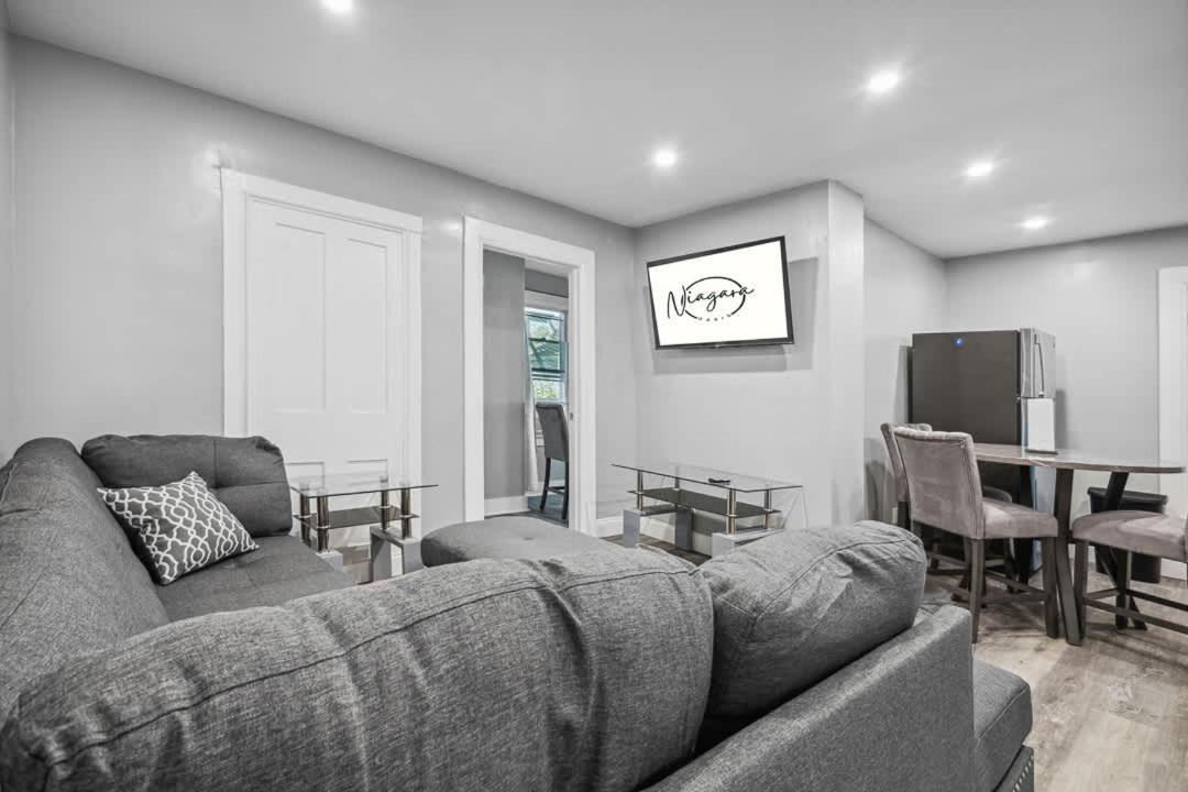 Photo of Livingroom in Downtown Niagara Falls