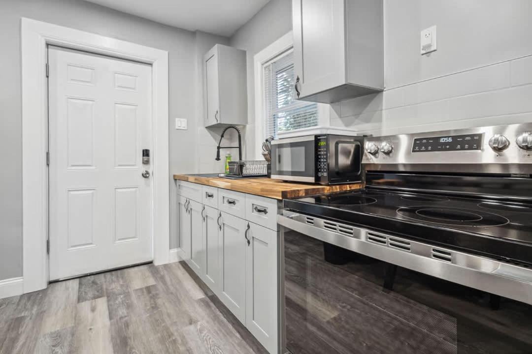 Photo of Kitchen in Downtown Niagara Falls