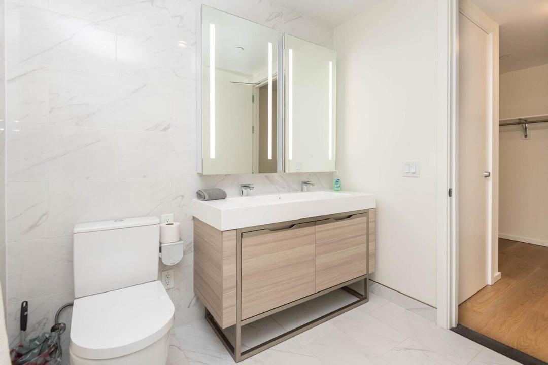 Photo of Bathroom in Downtown Los Angeles