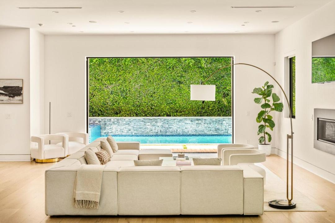 Photo of Livingroom in Mid City