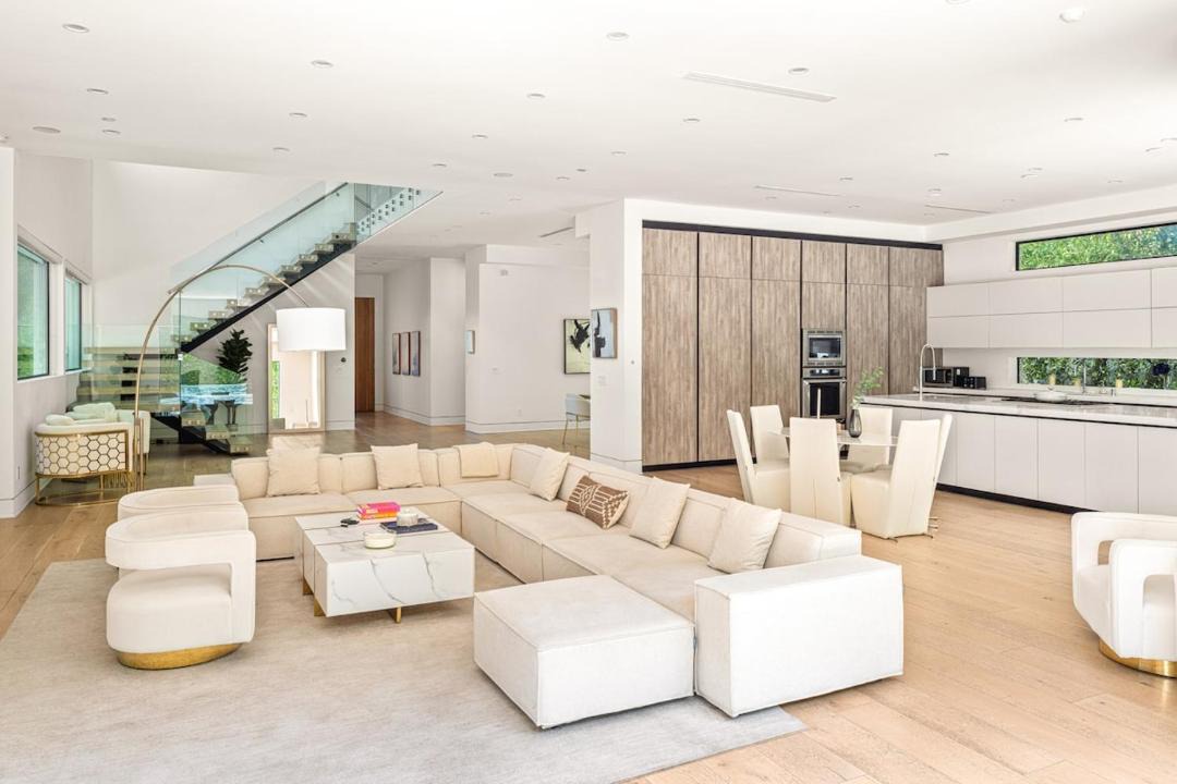 Photo of Livingroom in Mid City