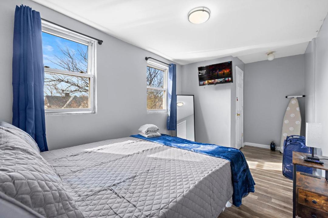 Photo of Bedroom in Weequahic