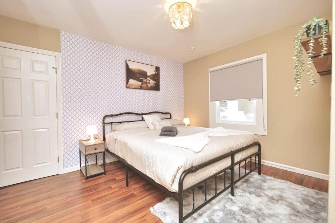 Photo of Bedroom in Poets Corner