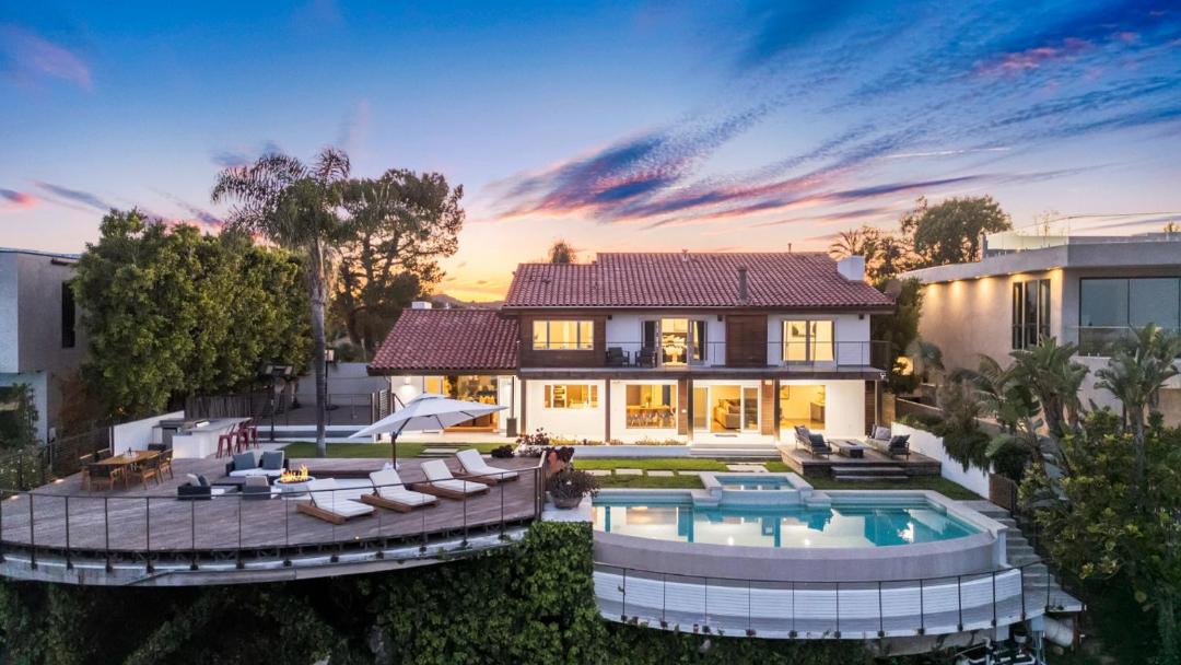 Photo of Others in Bel Air