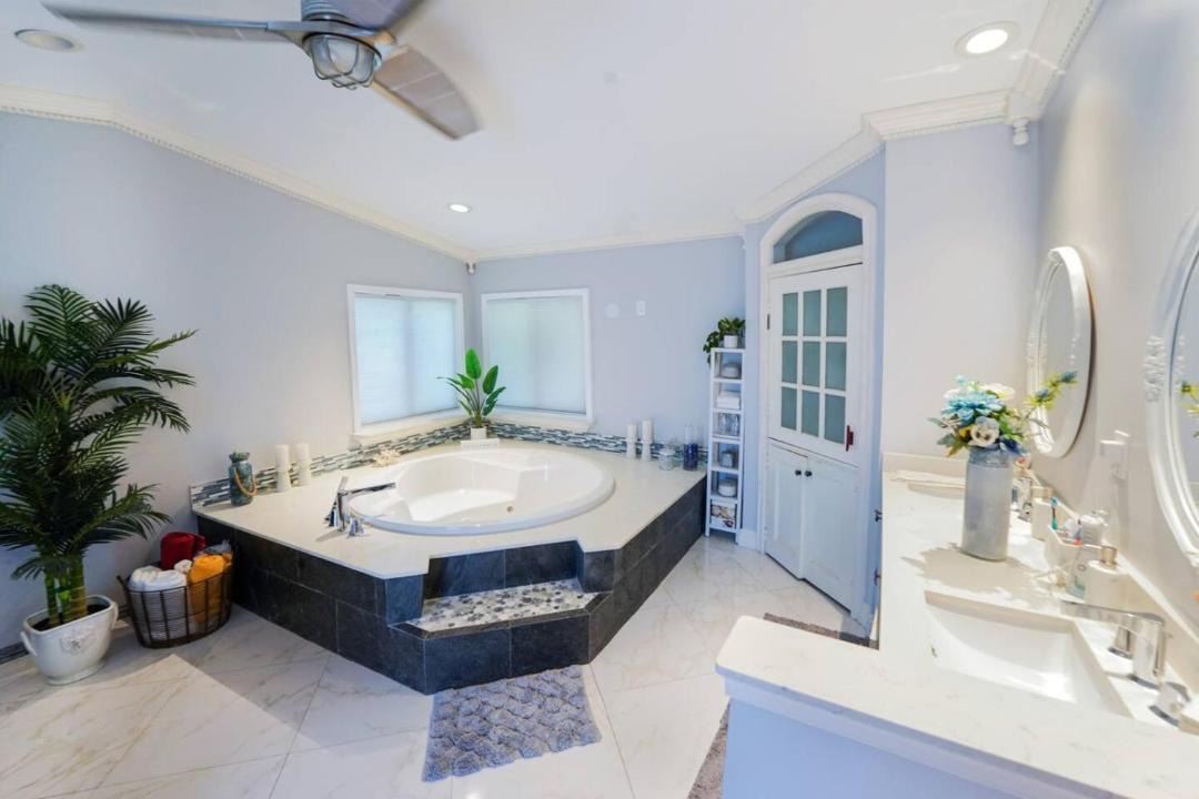Photo of Bathroom in Survey Creek