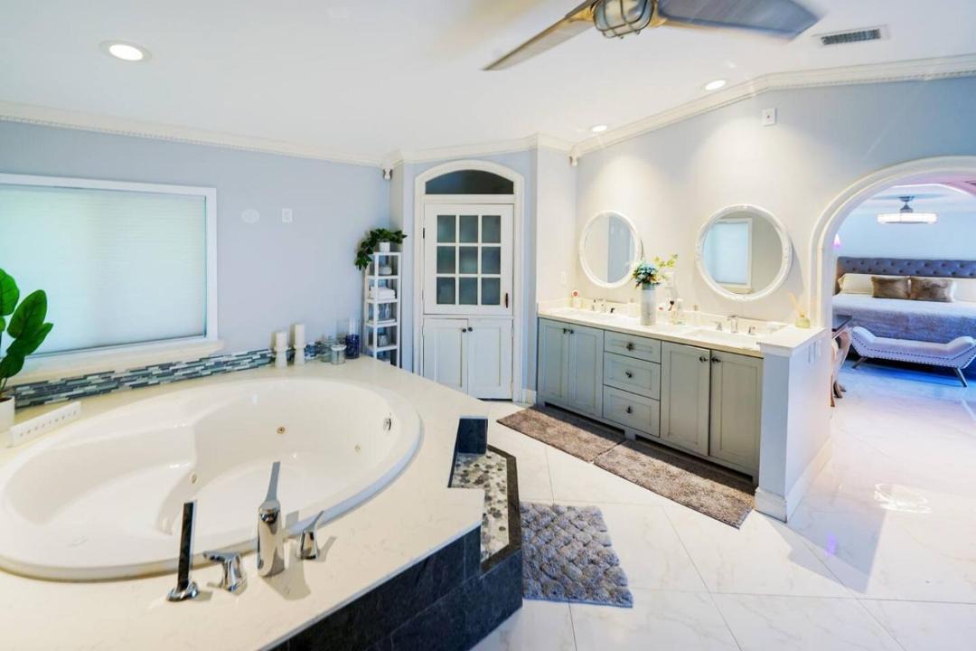 Photo of Bathroom in Survey Creek