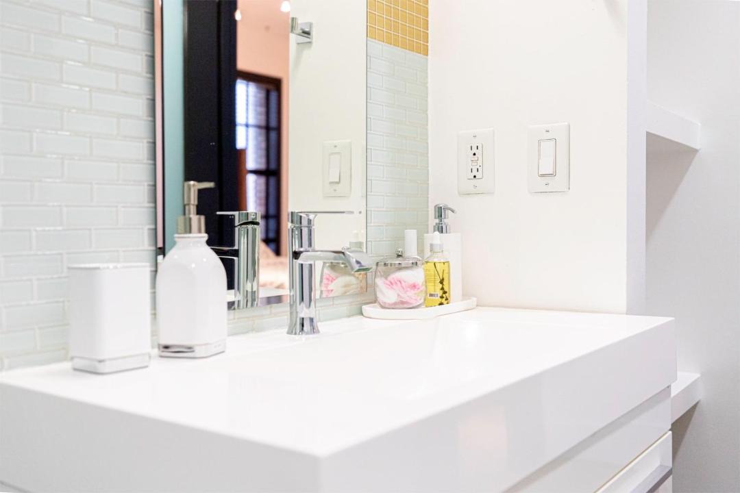 Photo of Bathroom in Downtown Los Angeles