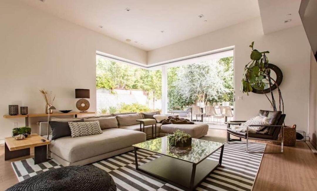 Photo of Livingroom in Melrose