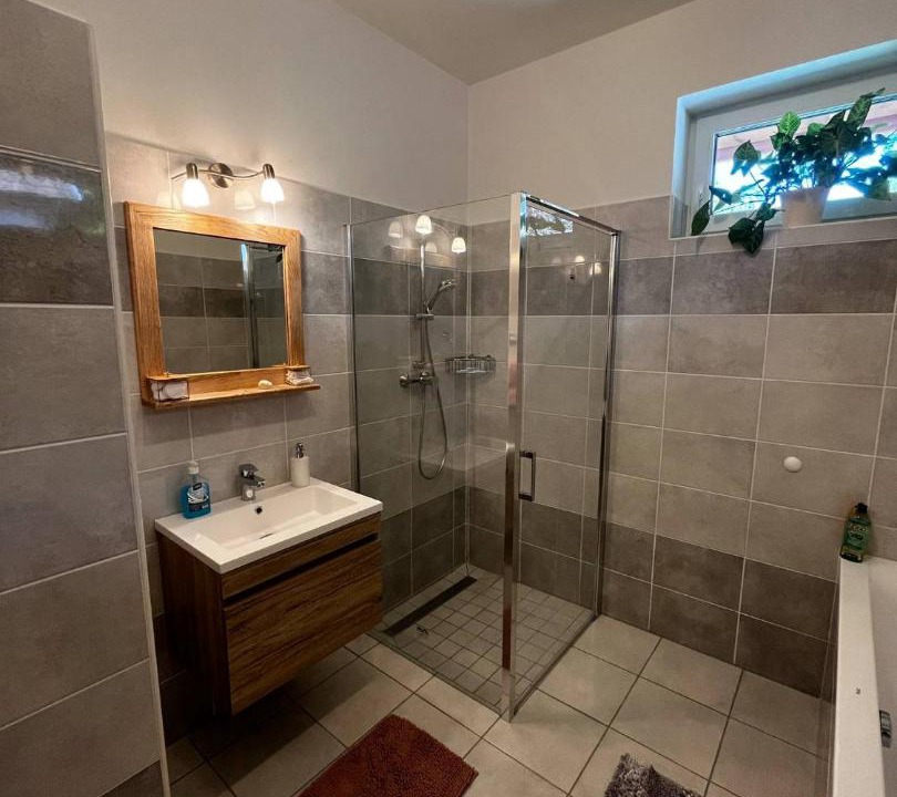 Photo of Bathroom in Agard