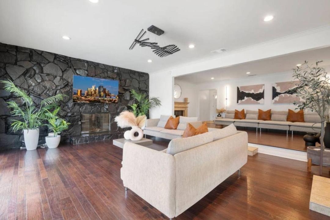 Photo of Livingroom in Los Altos