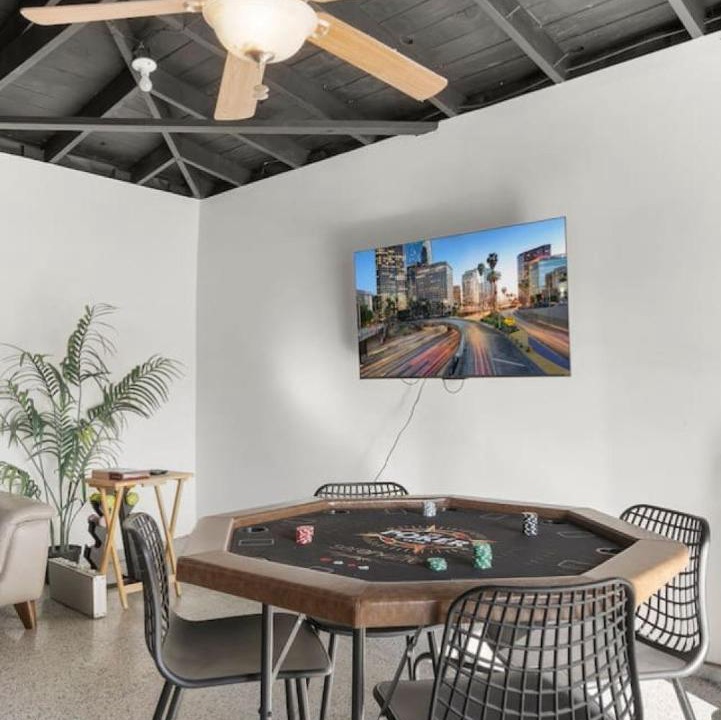Photo of Livingroom in Los Altos