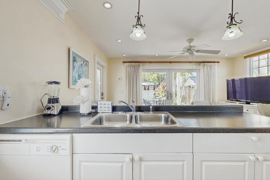 Photo of Kitchen in Uptown - Upper Duval