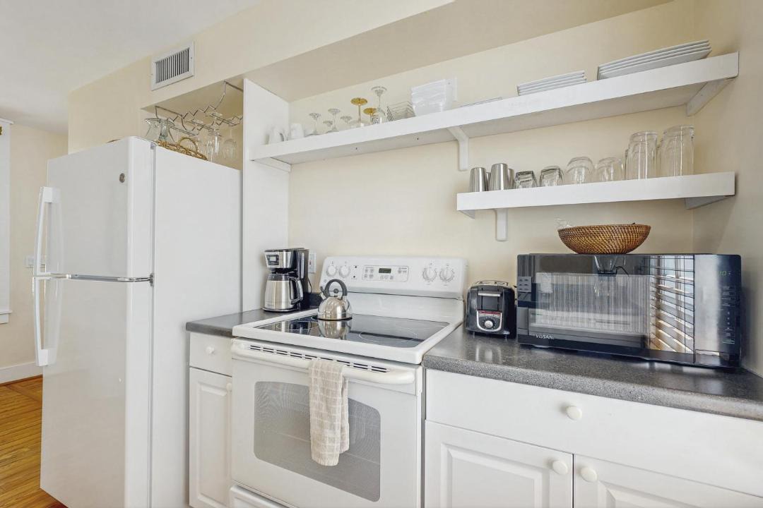 Photo of Kitchen in Uptown - Upper Duval