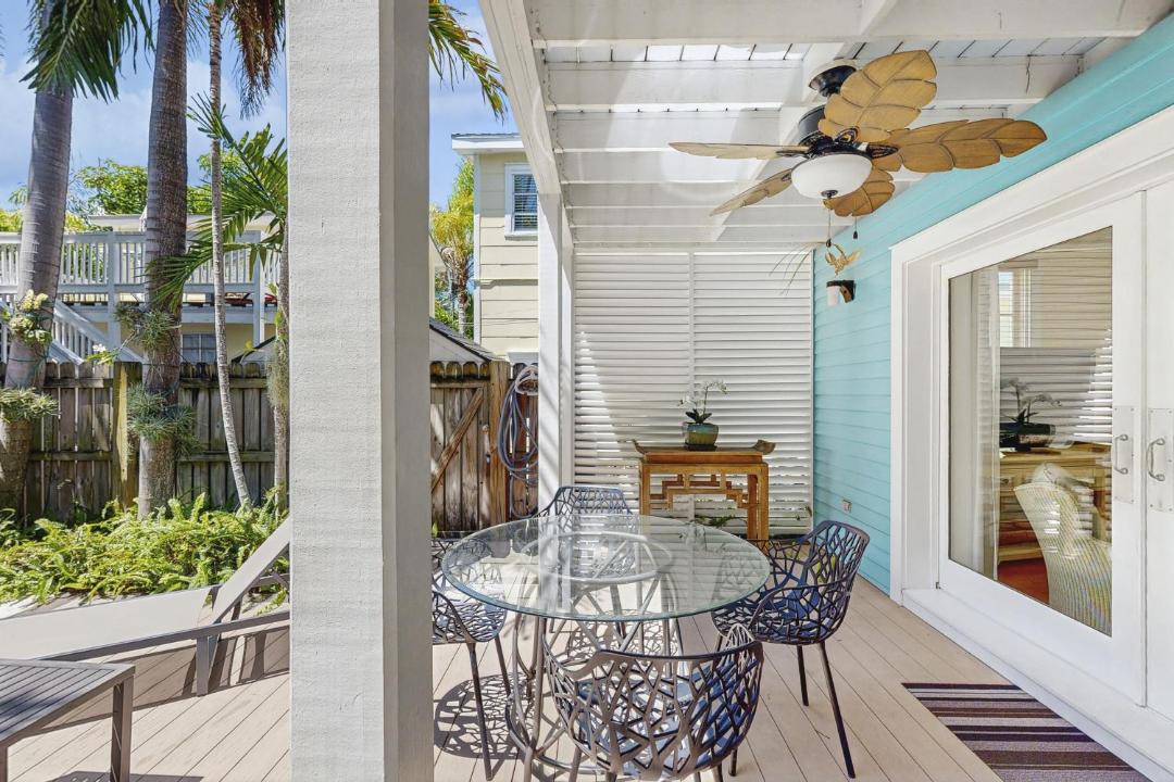 Photo of Patio Balcony in Uptown - Upper Duval